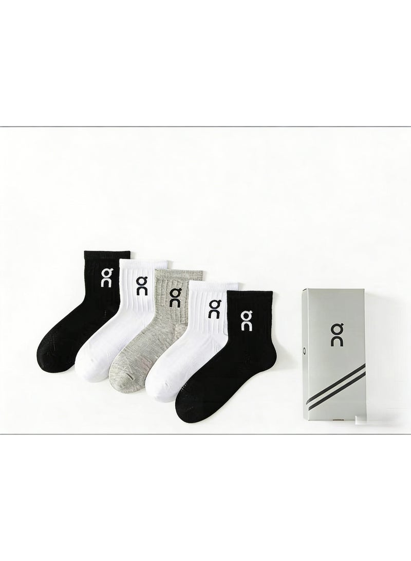 أون جوارب قطنية خالصة متوسطة الطول من ON، ألوان كلاسيكية - 5 أزواج في العبوة، تغليف علبة هدايا - Image 1